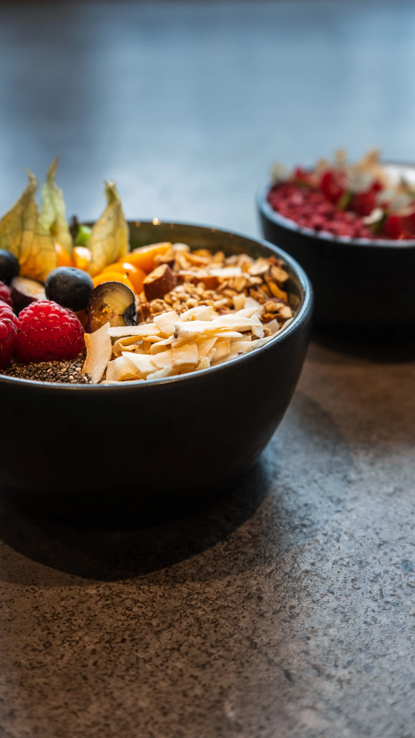 Café Bryggen lækker morgenmad med Yogurt, Granola og Friske bær